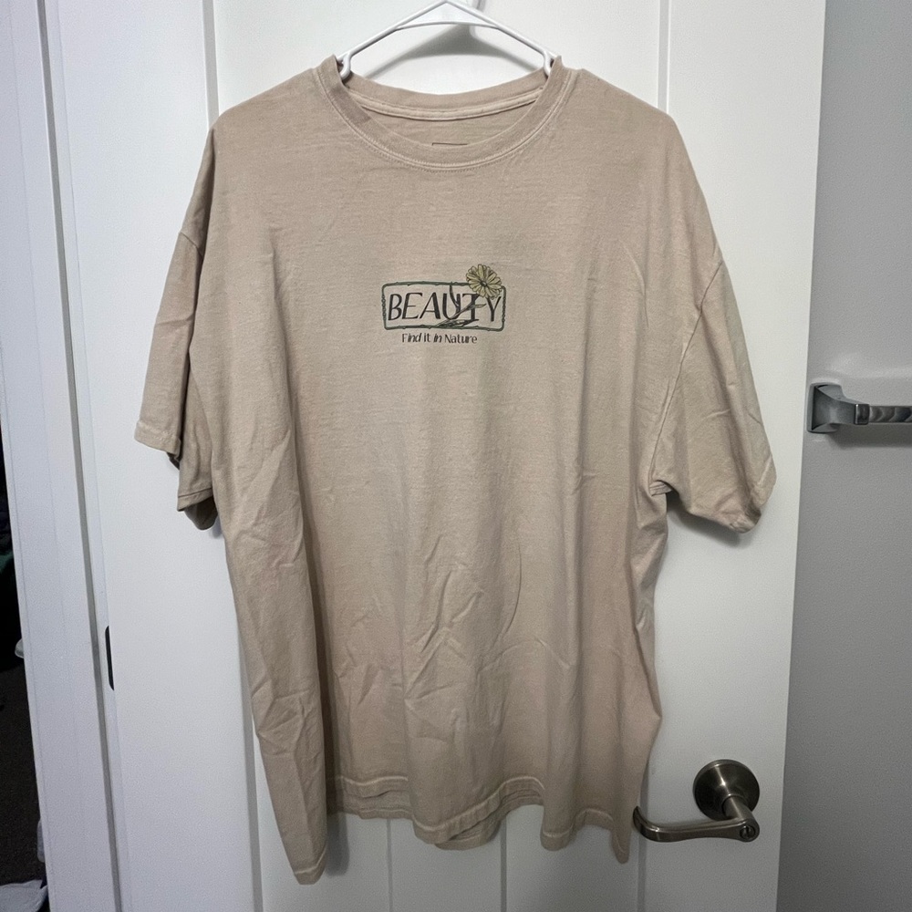 Graphic tee